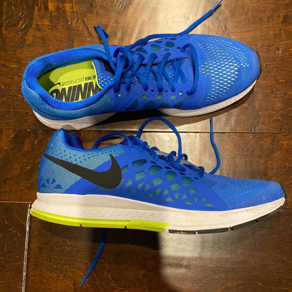 Men’s Nike sneakers